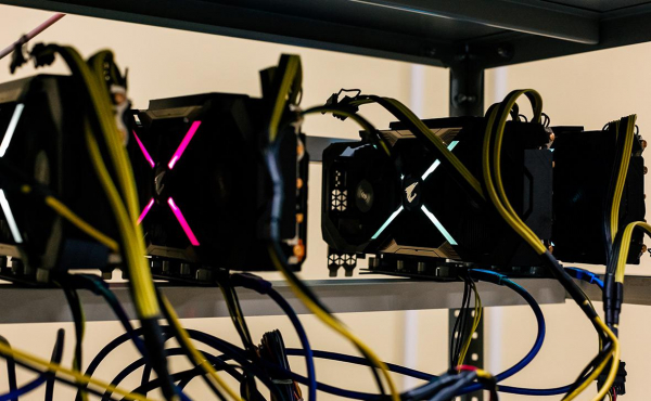 
                    Сотовые операторы помогут &laquo;Россетям&raquo; выявлять &laquo;черных&raquo; майнеров
                