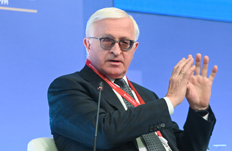 Шохин: через несколько лет сбережения населения пойдут на фондовый рынок