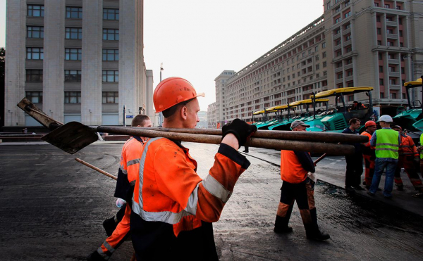 
                    В России предложили увеличить долю строительства цементных дорог до 20%
                