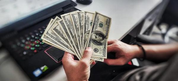 Доллар укрепится до 95 к концу года: рубль ждет ослабление уже в июле