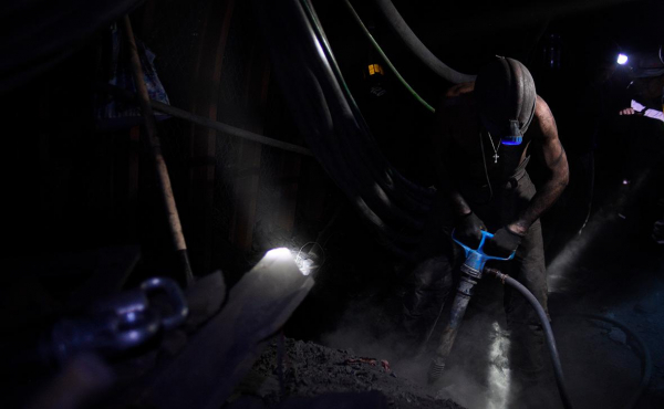 
                    Аналитики анонсировали консолидацию угольного рынка из-за кризиса
                