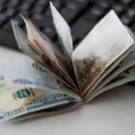 Доллар выше 100, банковский кризис и всплеск инфляции: эксперт предупредил о «черных лебедях» в июле