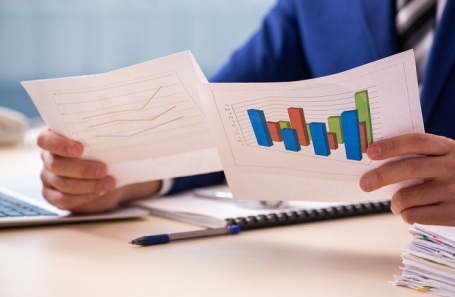 Россияне жалуются на лишние налоги при покупке заблокированных акций США