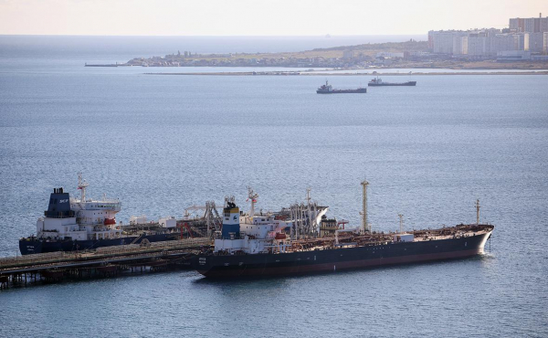 
                    МЭА поставило под сомнение способность России сохранить добычу нефти
                