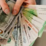 «Время играет уже против рубля»: эксперт сообщил о скором откате доллара к 90