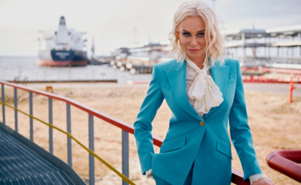 
                    Суд запретил совладелице ПНТ распоряжаться акциями терминала
                