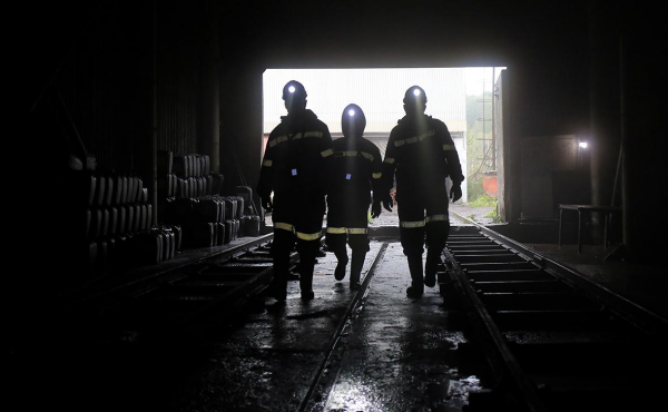 
                    Более 50 угольных предприятий в России оказались на грани или закрылись
                