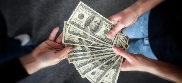 Движение доллара вверх начнется после 25 июля: какие испытания ждут рубль?