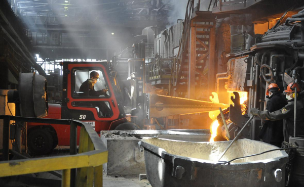 
                    &laquo;Мечел&raquo; частично приостановит выпуск из-за кризиса на рынке угля
                