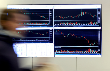 Российский рынок акций застыл возле отметки 3000 пунктов