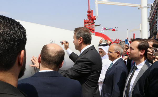 
                    Турция запустила поставки азербайджанского газа в Сирию
                