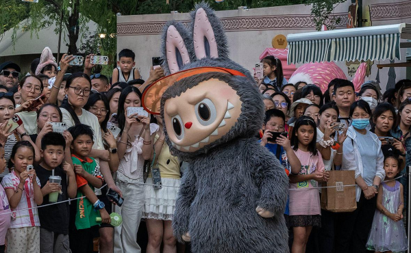 
                    Создатель Лабубу вошел в топ-100 богатейших людей мира
                