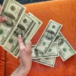 «Срочно скупать доллары»: что будет с рублем осенью?