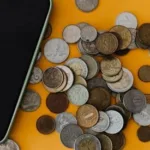 С 1 сентября операторы смогут замораживать деньги на сим-карте: кого это коснется