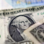 ЦБ разрешил инвесторам из недружественных стран покупать валюту в России