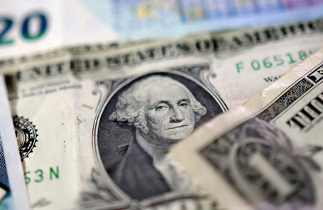 ЦБ разрешил инвесторам из недружественных стран покупать валюту в России