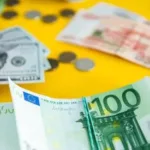 Доллар и евро взлетят до 90 и 100: о чем говорят валютные скачки?