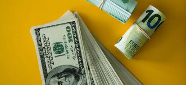 Обвал до 69 или взлет до 88: доллар ждет несколько сценариев после 15 августа