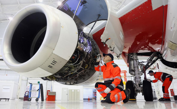 
                    Авиакомпании &laquo;Ангара&raquo; запретили обучать бортмехаников
                