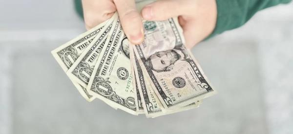 Доллар или юань: какую валюту выбрать, чтобы спасти сбережения от девальвации