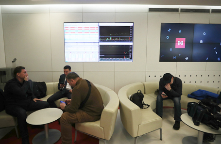 Российский рынок акций растет на фоне ожиданий саммита Путина и Трампа