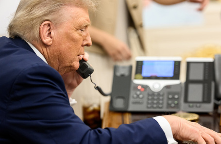 Трамп четыре раза безуспешно пытался поговорить по телефону с Моди
