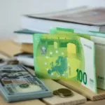 Ослабление рубля не остановить: сколько будут стоить доллар и евро через месяц