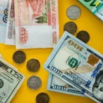 Доллар снова под 100: как скоро россияне увидят обвал рубля?