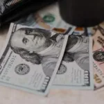 Девальвация рубля в октябре: уйдет ли курс доллара выше 100?