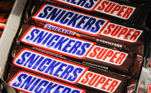 
                    Владелец &laquo;Пятерочки&raquo; вернулся к закупкам Snickers и Twix
                