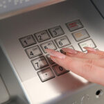 Центробанк ужесточает контроль за наличными операциями клиентов