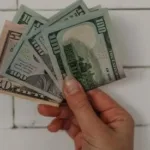 Решение Минфина обвалит рубль: когда курс доллара приблизится к 100?