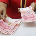 Комиссии за прямые международные переводы в юанях, долларах и евро кратно снизились