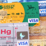 Казахстан расследует случаи незаконной выдачи банковских карт гражданам РФ