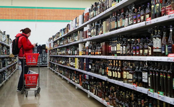 
                    Власти обсудят повышение пошлин на &laquo;недружественные&raquo; виски и ром
                