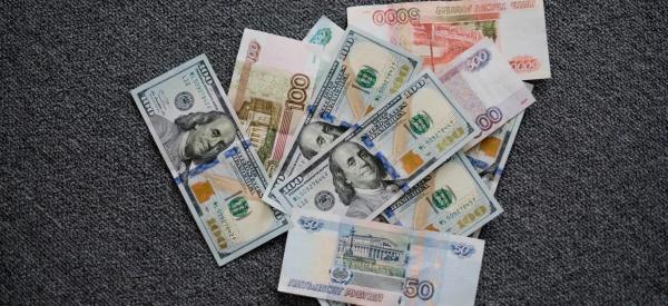 Доллар ждет рост: рубль и золото начнут коррекцию в начале ноября