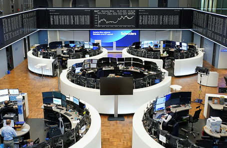 Рубль укрепился к доллару и евро на фоне шатдауна в США. Обзор финансового рынка от 1 октября