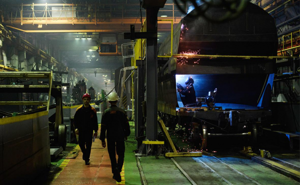 
                    Части сотрудников &laquo;Уралвагонзавода&raquo; сократят рабочую неделю
                