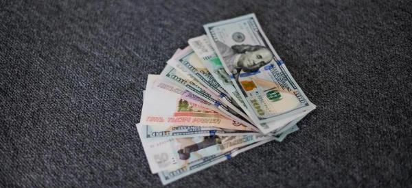 Рост НДС ослабит рубль: эксперты дали прогноз по доллару