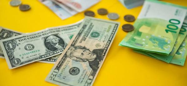 Обвал ниже 80 или рост до 85: что ждет доллар до конца октября?