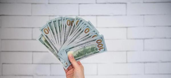 Доллар под Новый год: прорвется ли курс выше отметки 90 рублей?