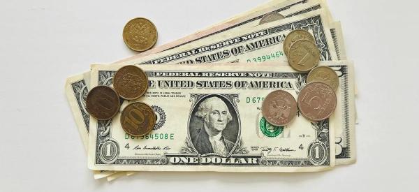 &laquo;Доллар опустится ниже 75 рублей&raquo;: каким будет новый минимум курса?