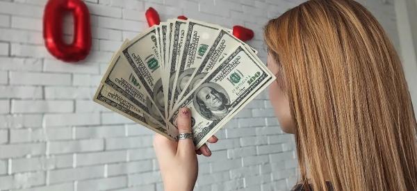 Доллар превысит уровень в 200 уже в октябре: россияне ждут обвала рубля