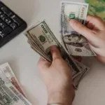 Глобальный обвал доллара до минимума с 2022 года: о чем предупредил эксперт?