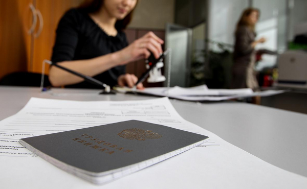 
                    Российский бизнес рассказал, приходится&nbsp;ли увольнять людей ради ИИ
                