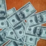 Доллар взлетит до 95: эксперт предрек обвал рубля до 20%