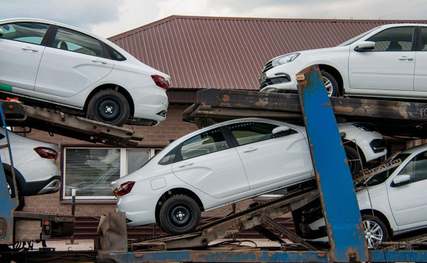 
                    АвтоВАЗ ответил &laquo;Яндекс Такси&raquo; на претензии к закону о локализации
                