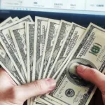 Доллар превысит 100 рублей в 2026 году: что делать россиянам с валютой сейчас?