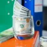 Под Новый год новые курсы валют: что произойдет с рублем в декабре