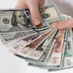 79-82 рубля за доллар в декабре: эксперты дали полный прогноз на конец года